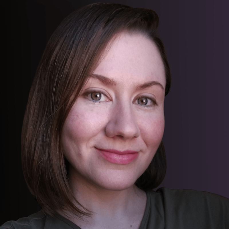 Headshot showing Heather Tipton, freelance content marketer